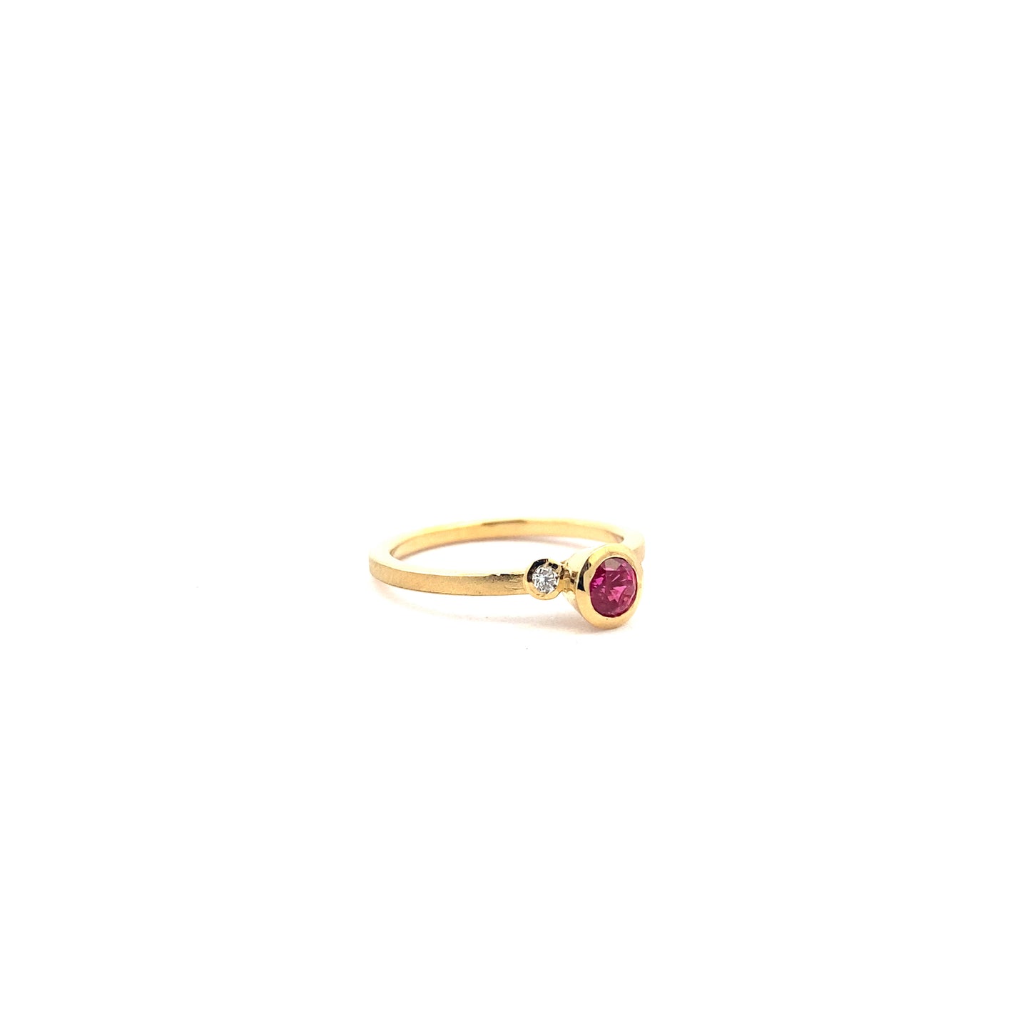 Ruby and Diamond Asymmetric Ring