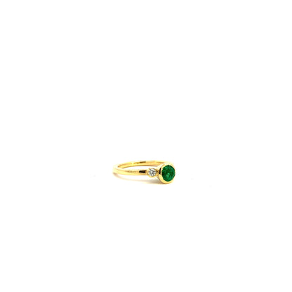 Green Emerald and Diamond Gold Ring