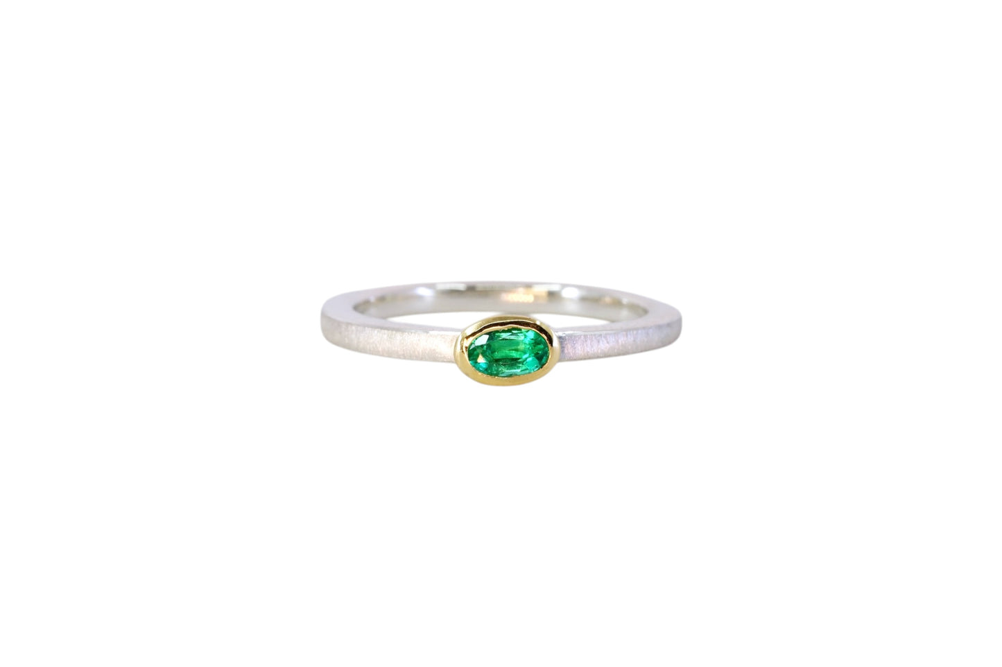 Oval Emerald Stacking Ring